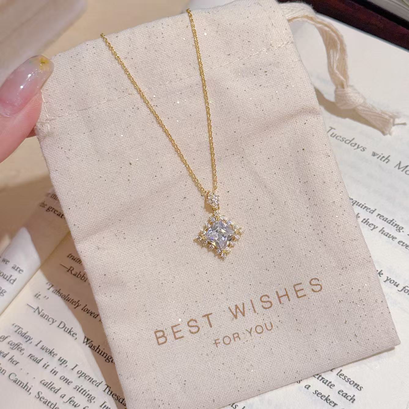 Geometric Square Pendant Necklace, Minimalist Niche Luxury Clavicle Chain, Dainty Elegant All-match Fashion Necklace