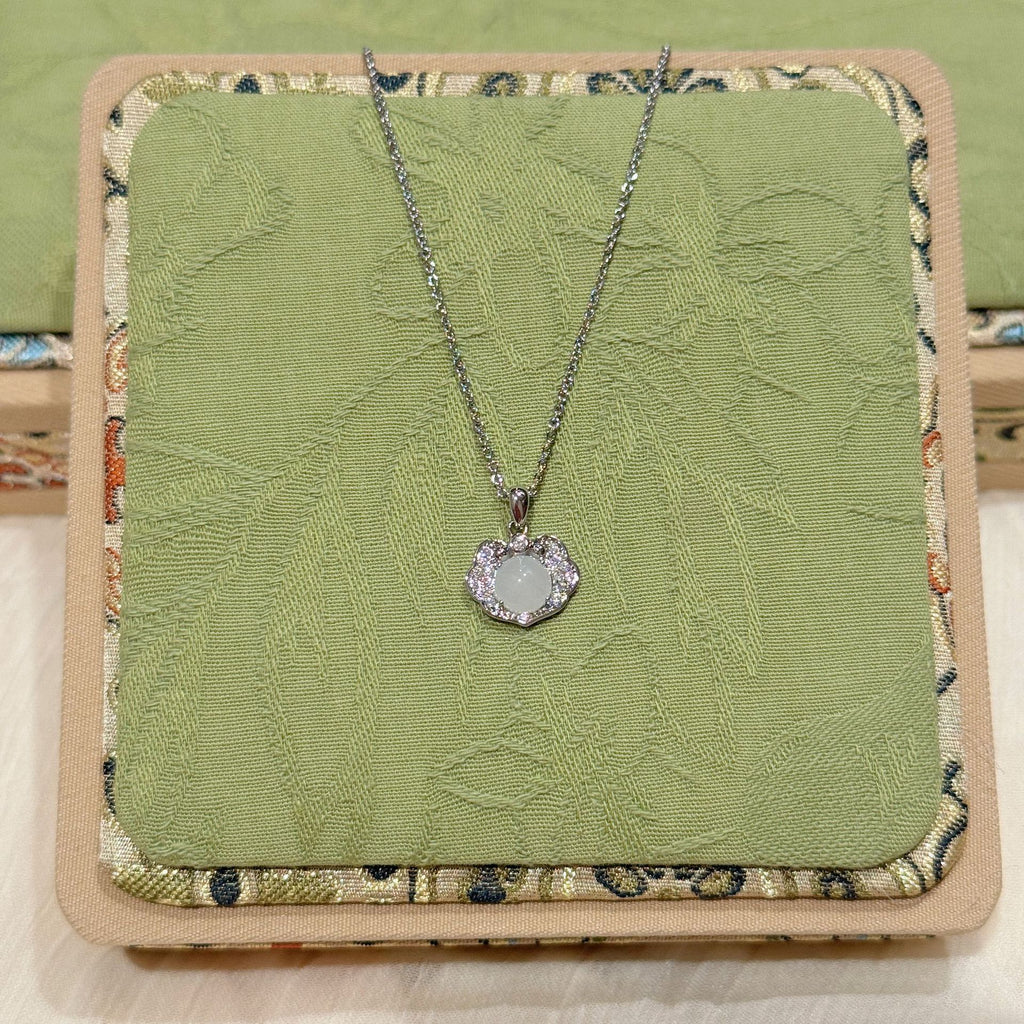 Vintage Gourd Peace Lock Necklace, Chinese Style Ginkgo Leaf Necklace, Zodiac Year Elegant Exquisite National Trend Jewelry for Women
