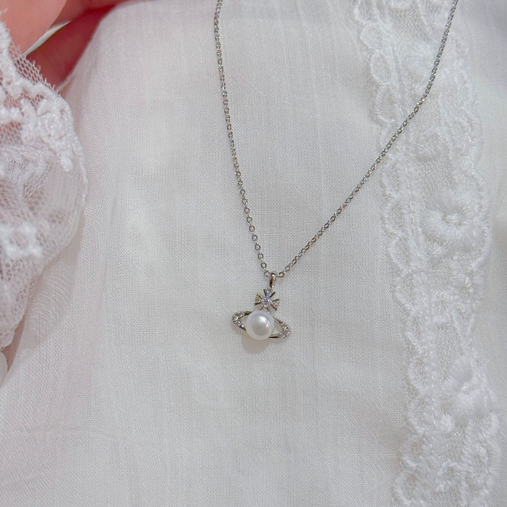 Saturn Planet Pearl Pendant Necklace, Dainty Minimalist Clavicle Chain, Luxury Niche Elegant Cool Tone Versatile Necklace