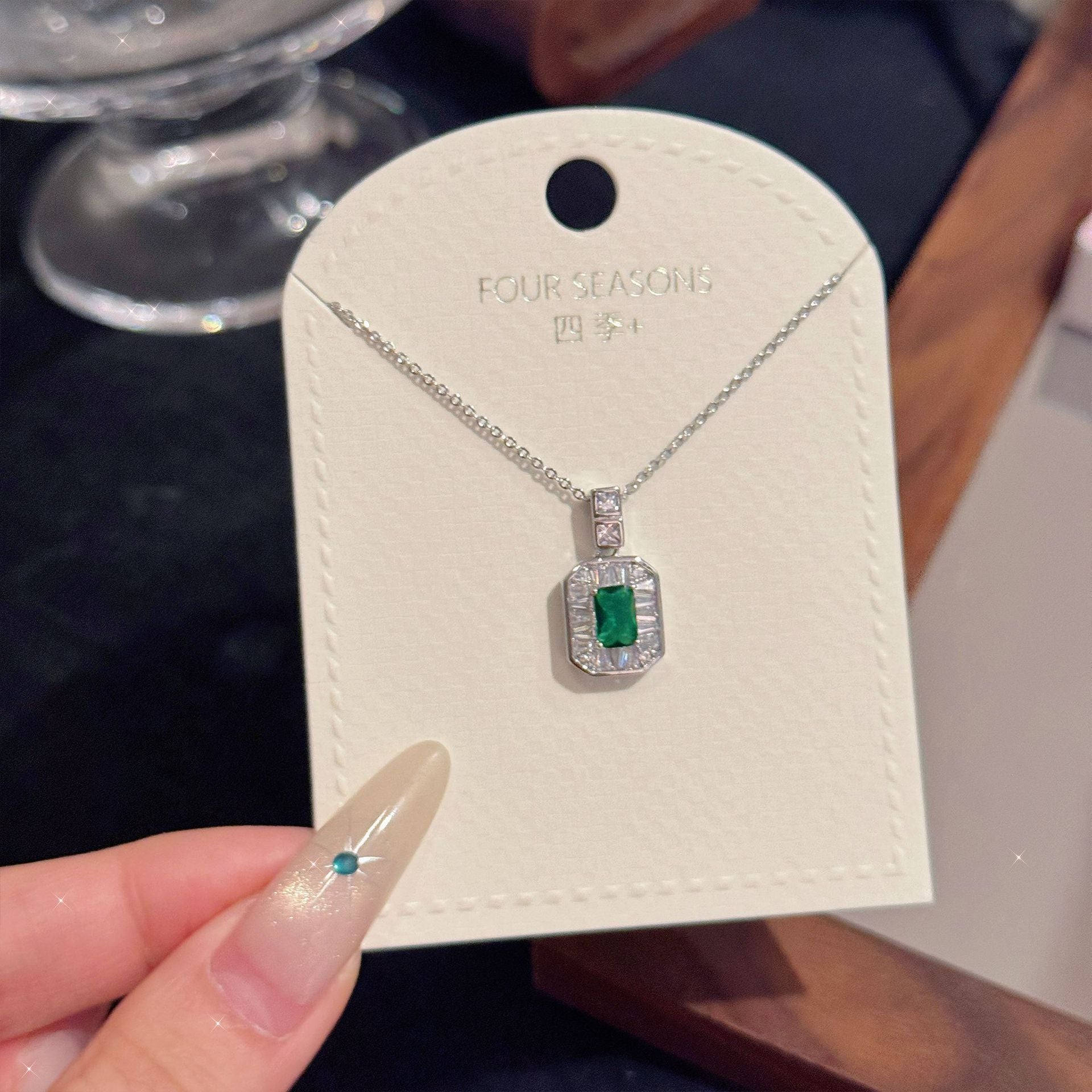 Vintage Green Square Glass Collarbone Necklace Luxury Women Elegant Jewelry