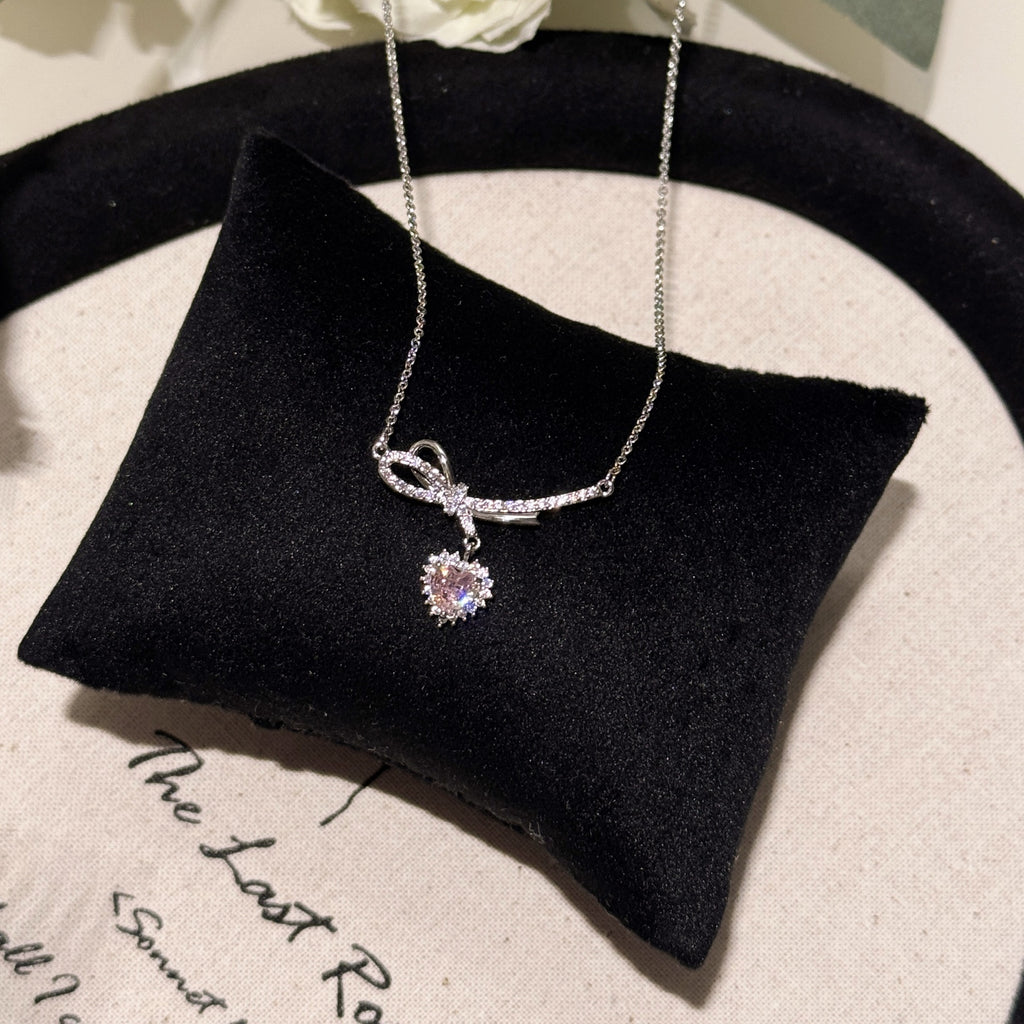 French Style Heart Clavicle Necklace, Sparkling Zircon Pendant, Minimalist Luxury Niche Fashion Jewelry