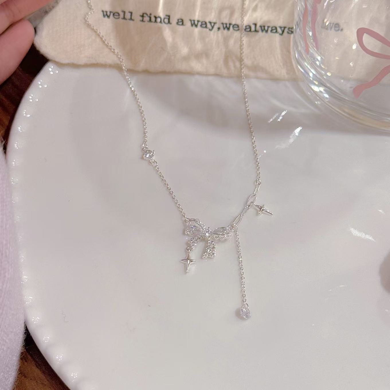 Elegant Bow Tassel Necklace Luxury Stylish Birthday Gift Neck Accessories for Ladies