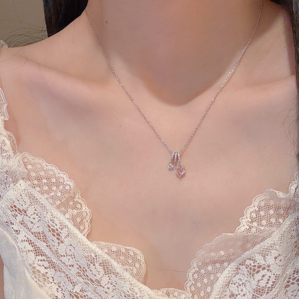 Pink Heart Pendant Choker Necklace, Luxury Dainty Clavicle Chain, Elegant Temperament Jewelry, Perfect Gift for Girlfriend