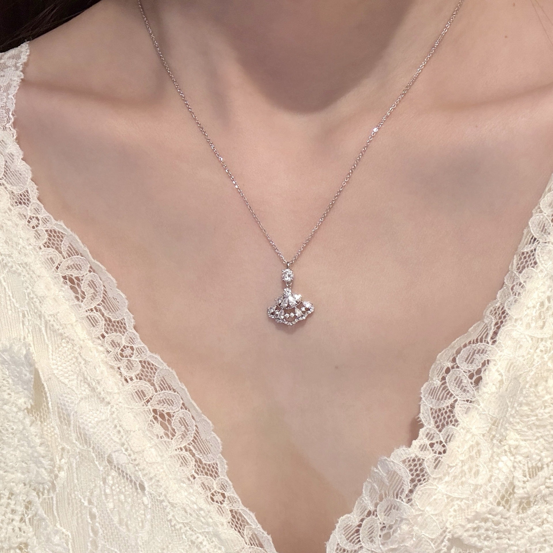 Shiny Rhinestone Dress Pendant Necklace, Luxury Gentle Vibe Daily Fashion Clavicle Chain
