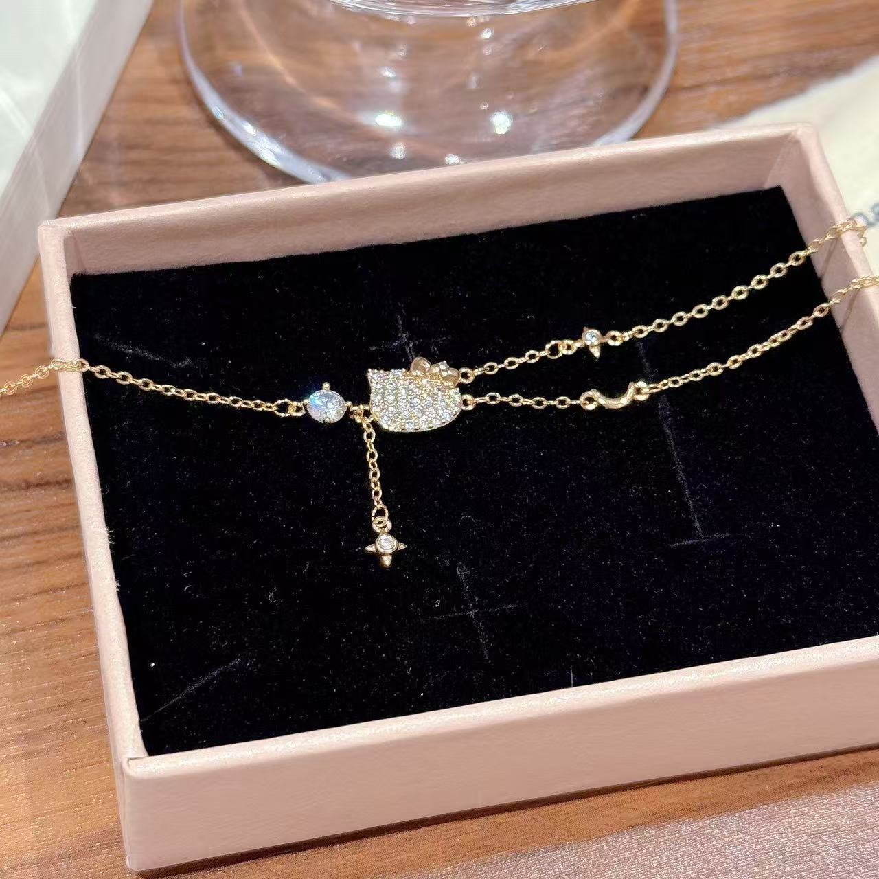Shiny Cat Zircon Fashion Bracelet, Elegant Daily Autumn Winter Hand Ornament