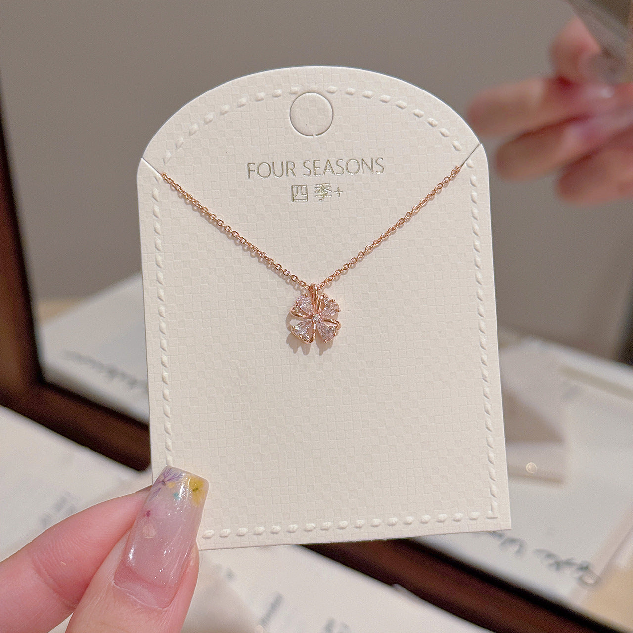 Lucky Four Leaf Flower Necklace, Wealth Blessing Fashion Clavicle Chain, Luxury Elegant Delicate All-match New Year Jewelry